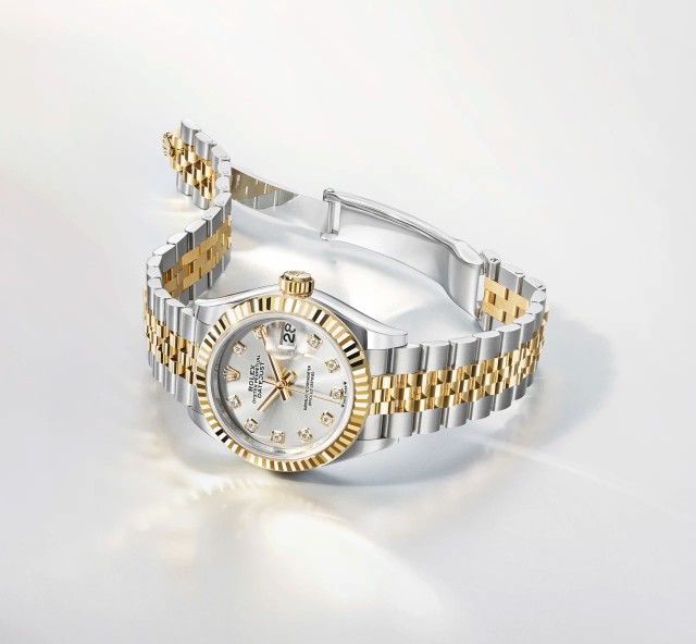 Rolex Lady-Datejust ที่นำสว่าง