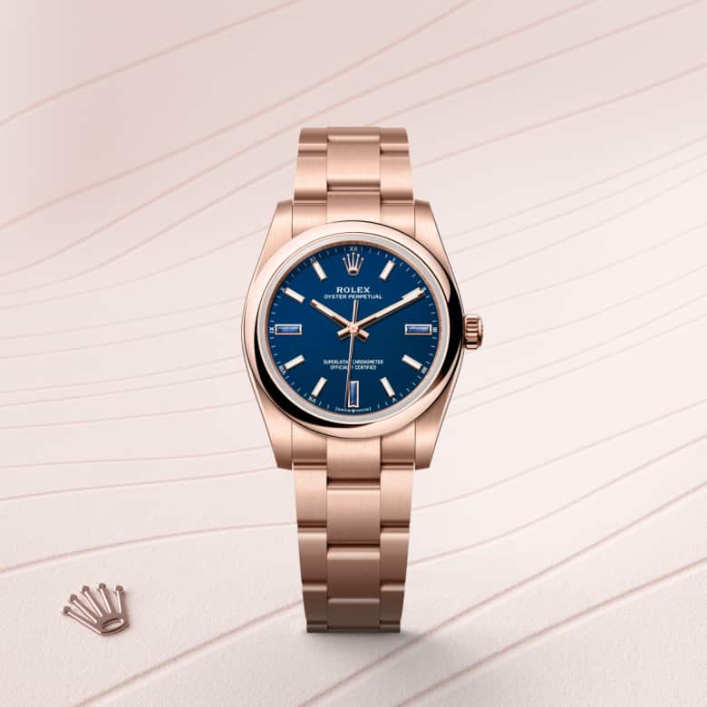 Front view of Rolex Oyster Perpetual in 18 ct Everose gold, m124205-0002 - Nam Sawang
