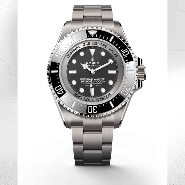 ด้านหน้า Rolex Deepsea ในวัสดุ ไทเทเนียม RLX, m126067-0002 - นำสว่าง