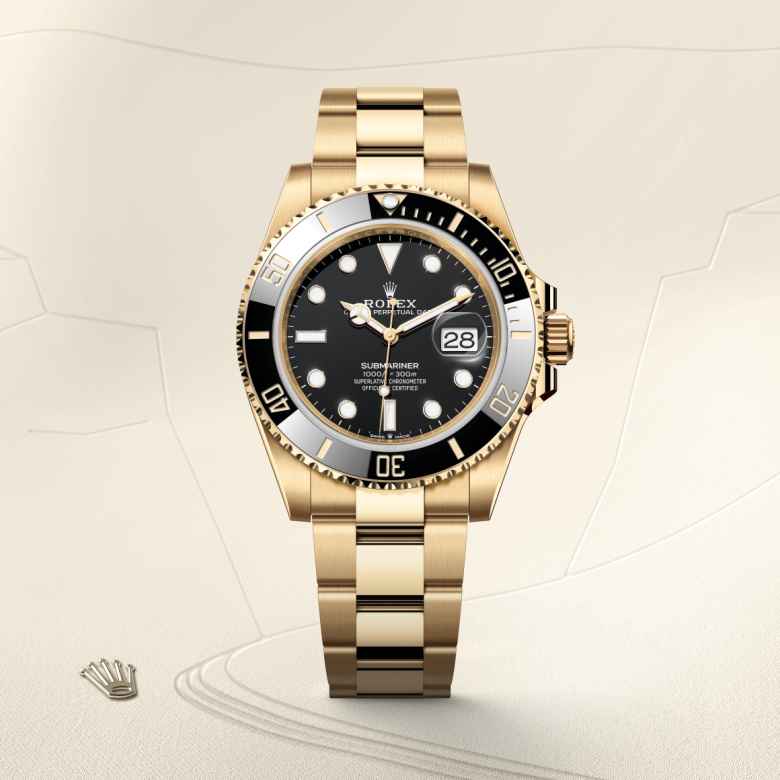 Front view of Rolex Submariner in 18 ct yellow gold, m126618ln-0002 - Nam Sawang