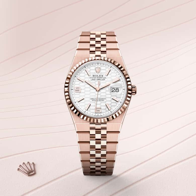 ด้านหน้า Rolex Land-Dweller ในวัสดุ เอเวอร์โรสโกลด์, m127235-0001 - นำสว่าง