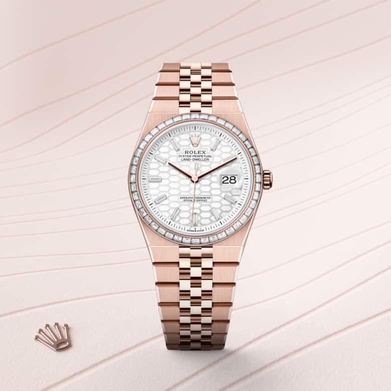 ด้านหน้า Rolex Land-Dweller ในวัสดุ เอเวอร์โรสโกลด์, m127285tbr-0002 - นำสว่าง
