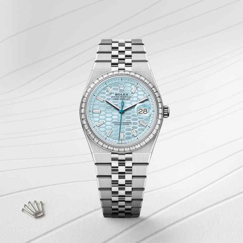 ด้านหน้า Rolex Land-Dweller ในวัสดุ แพลทินัม, m127286tbr-0001 - นำสว่าง