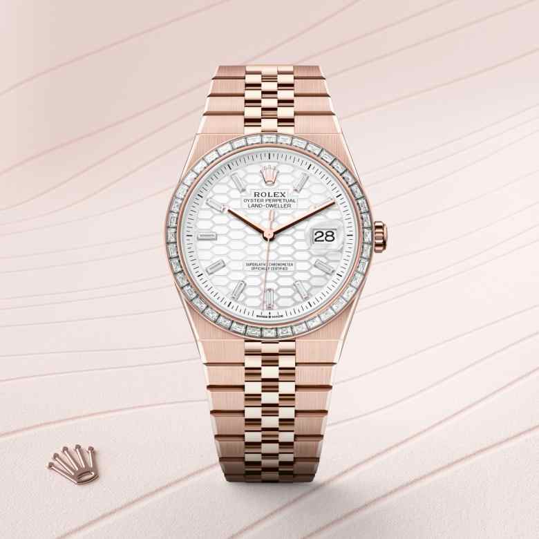 ด้านหน้า Rolex Land-Dweller ในวัสดุ เอเวอร์โรสโกลด์, m127385tbr-0003 - นำสว่าง