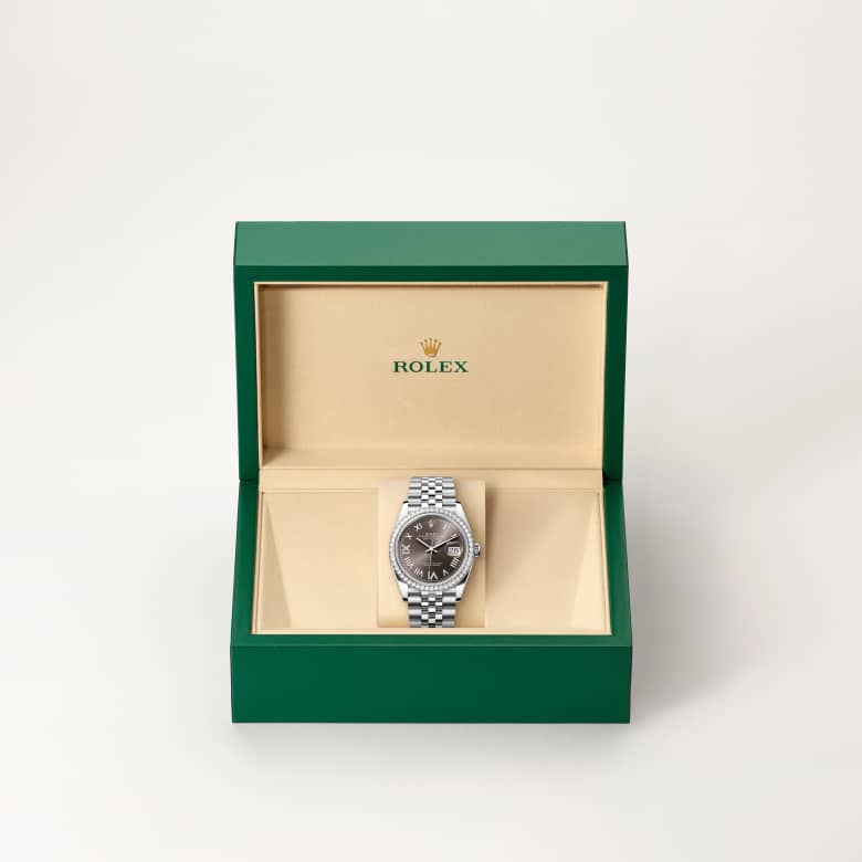 ด้านหน้า Rolex Datejust ในวัสดุ White Rolesor, m126284rbr-0063 ในกล่อง - นำสว่าง