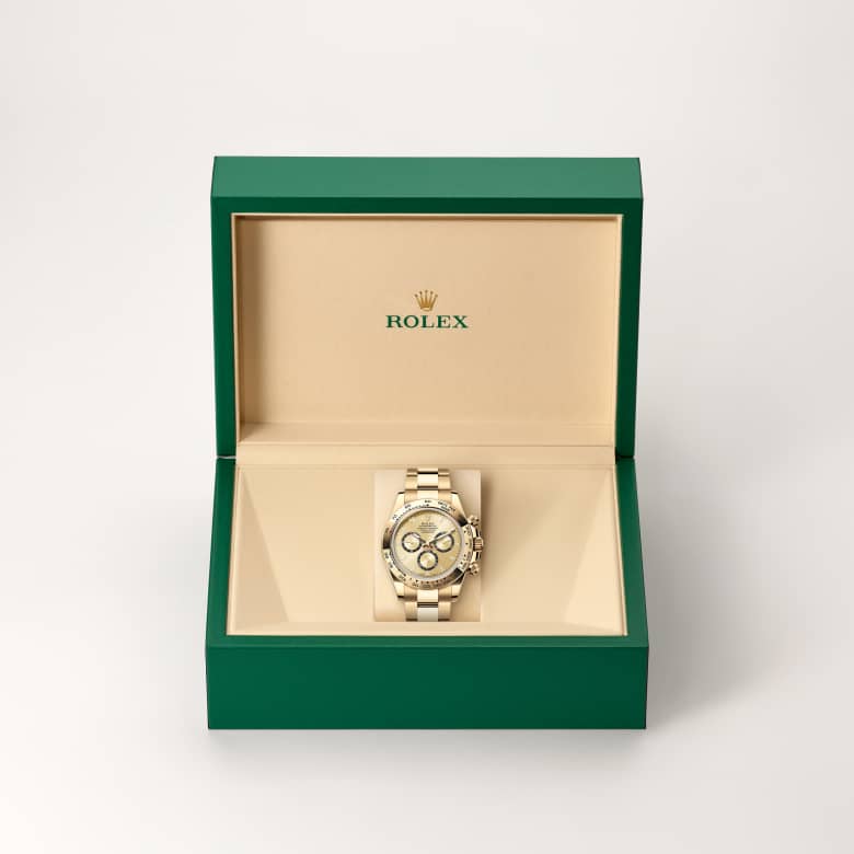 ด้านหน้า Rolex Cosmograph Daytona ในวัสดุ ทองคำ 18 กะรัต, m126508-0005 ในกล่อง - นำสว่าง