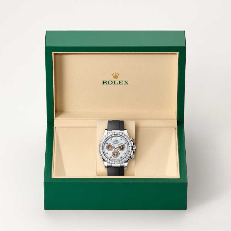 ด้านหน้า Rolex Cosmograph Daytona ในวัสดุ ทองคำขาว 18 กะรัต, m126589rbr-0001 ในกล่อง - นำสว่าง
