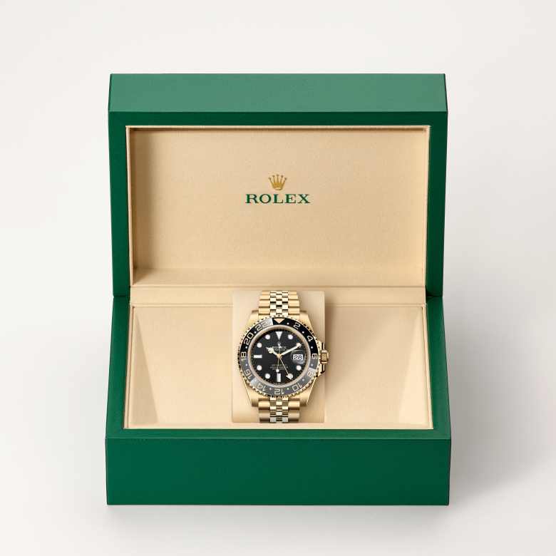 Front view of Rolex GMT-Master II in 18 ct yellow gold, m126718grnr-0001 in the box - Nam Sawang