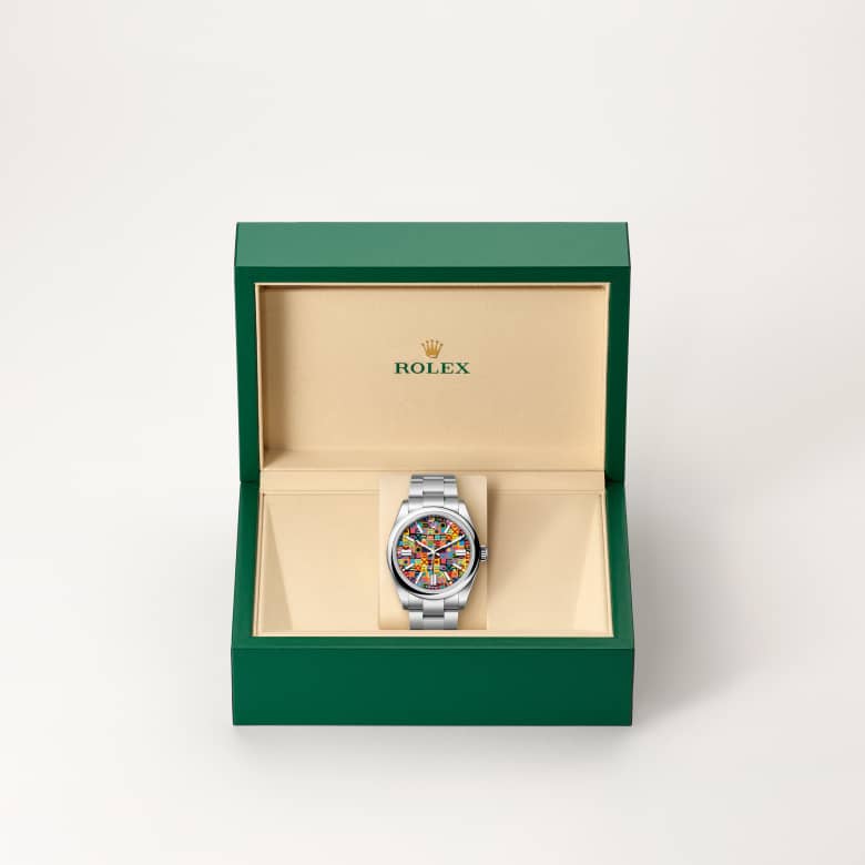 ด้านหน้า Rolex Oyster Perpetual ในวัสดุ Oystersteel, m134300-0010 ในกล่อง - นำสว่าง