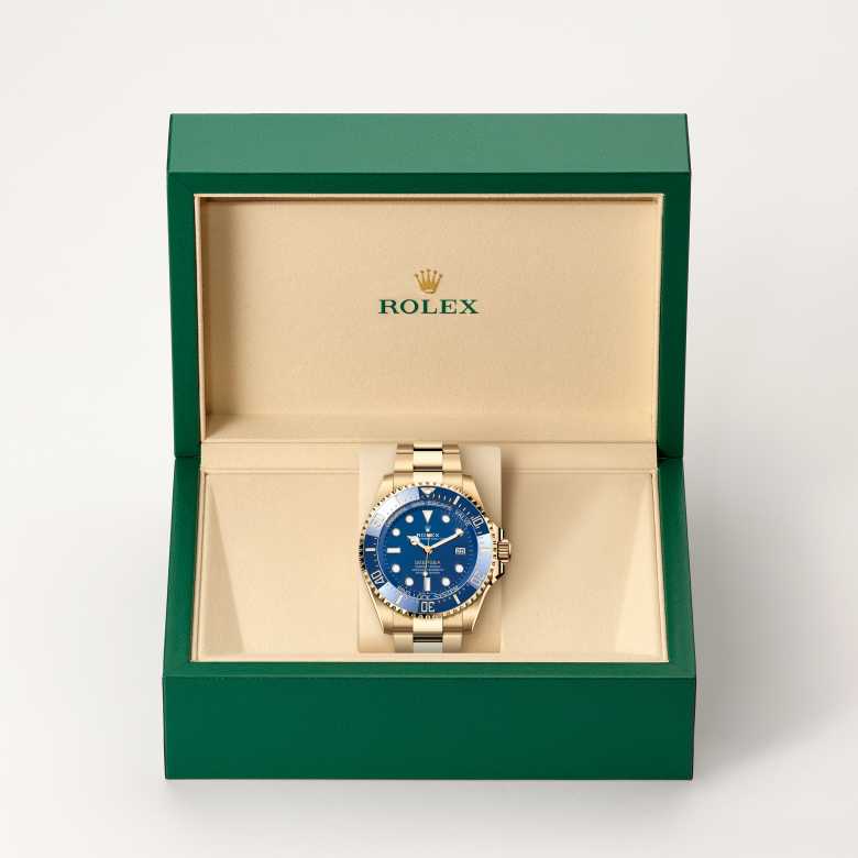 ด้านหน้า Rolex Deepsea ในวัสดุ ทองคำ 18 กะรัต, m136668lb-0001 ในกล่อง - นำสว่าง