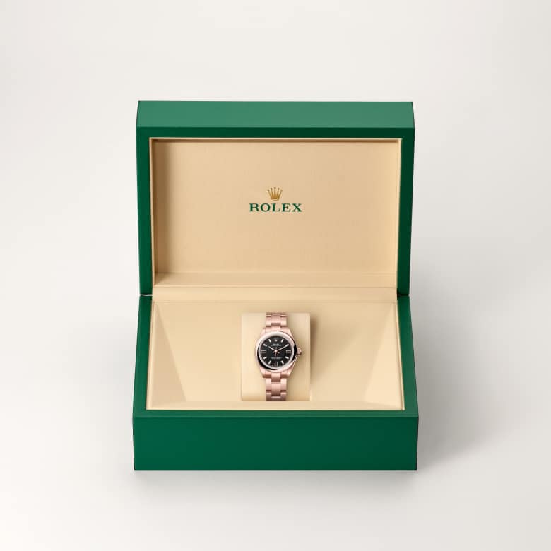 ด้านหน้า Rolex Oyster Perpetual ในวัสดุ เอเวอร์โรสโกลด์, m276205-0001 ในกล่อง - นำสว่าง