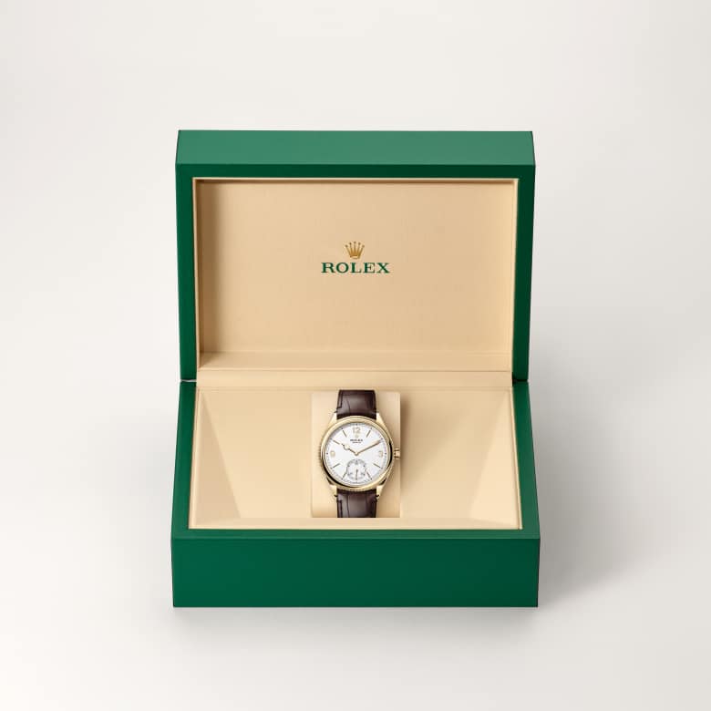 ด้านหน้า Rolex 1908 ในวัสดุ ทองคำ 18 กะรัต, m52508-0006 ในกล่อง - นำสว่าง