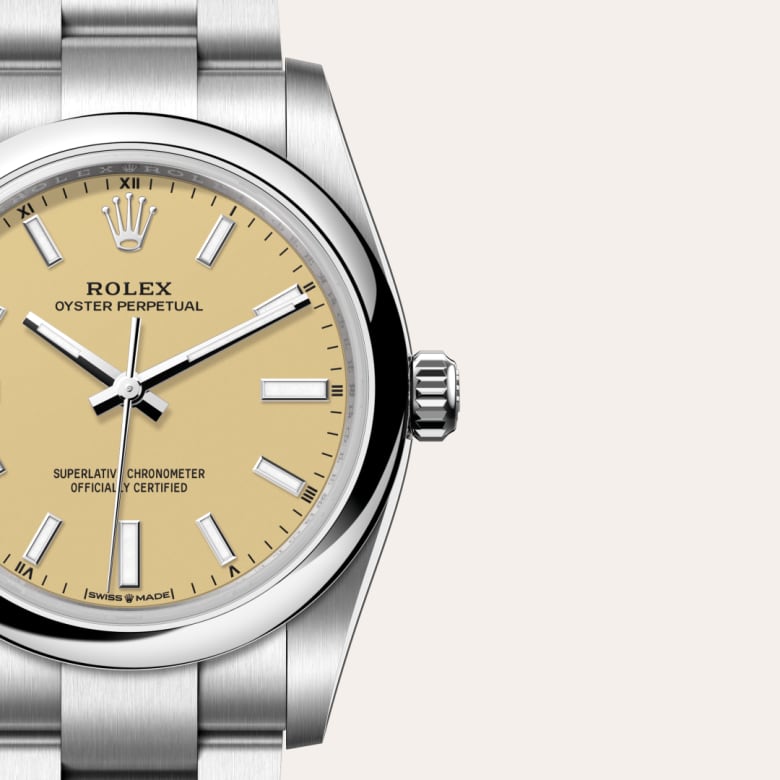 ด้านหน้า Rolex Oyster Perpetual ในวัสดุ Oystersteel, m124200-0007 กับเหรียญรับประกันสีเขียว - นำสว่าง