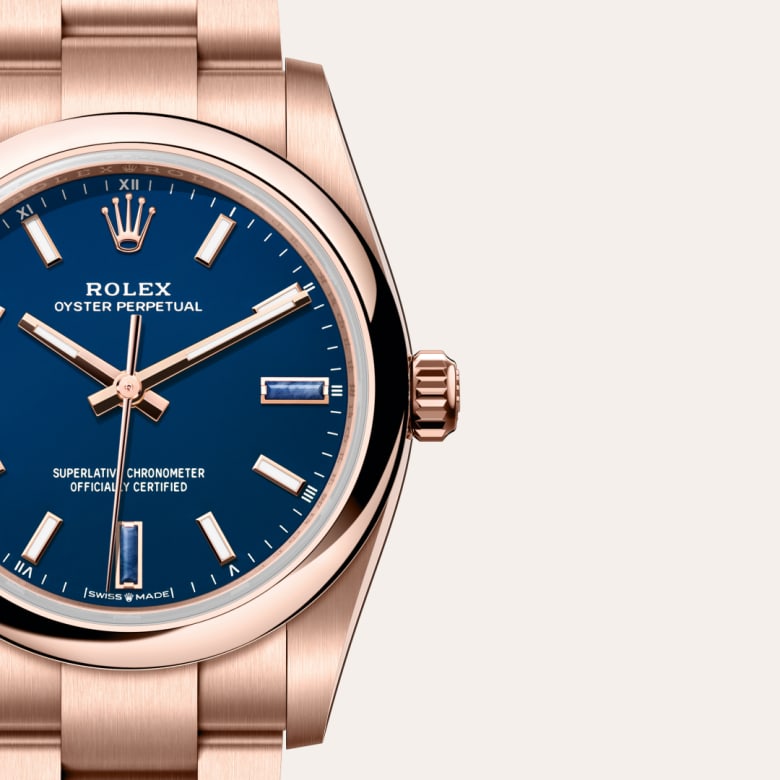 Front view of Rolex Oyster Perpetual in 18 ct Everose gold, m124205-0002 with green seal - Nam Sawang