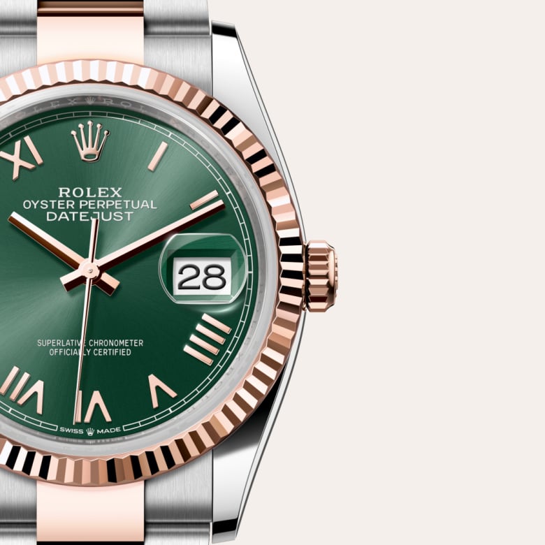 ด้านหน้า Rolex Datejust ในวัสดุ Everose Rolesor, m126231-0052 กับเหรียญรับประกันสีเขียว - นำสว่าง