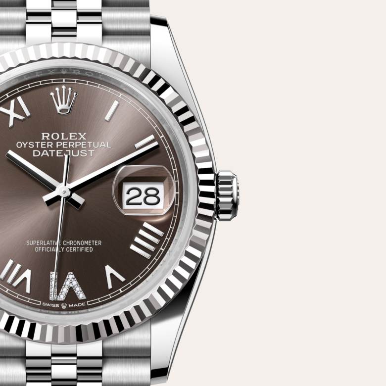 ด้านหน้า Rolex Datejust ในวัสดุ White Rolesor, m126234-0071 กับเหรียญรับประกันสีเขียว - นำสว่าง