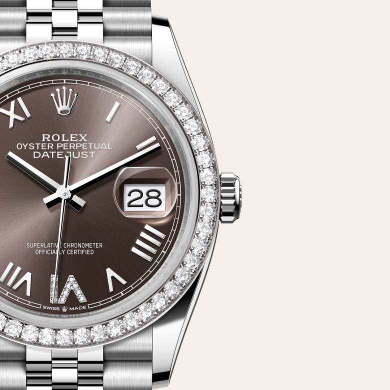 ด้านหน้า Rolex Datejust ในวัสดุ White Rolesor, m126284rbr-0063 กับเหรียญรับประกันสีเขียว - นำสว่าง