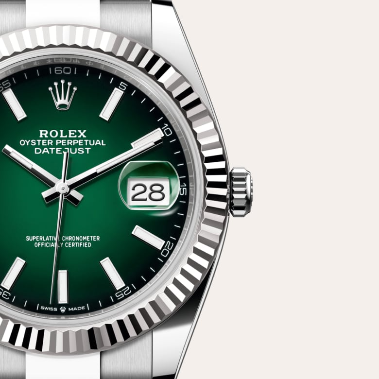 ด้านหน้า Rolex Datejust ในวัสดุ White Rolesor, m126334-0033 กับเหรียญรับประกันสีเขียว - นำสว่าง