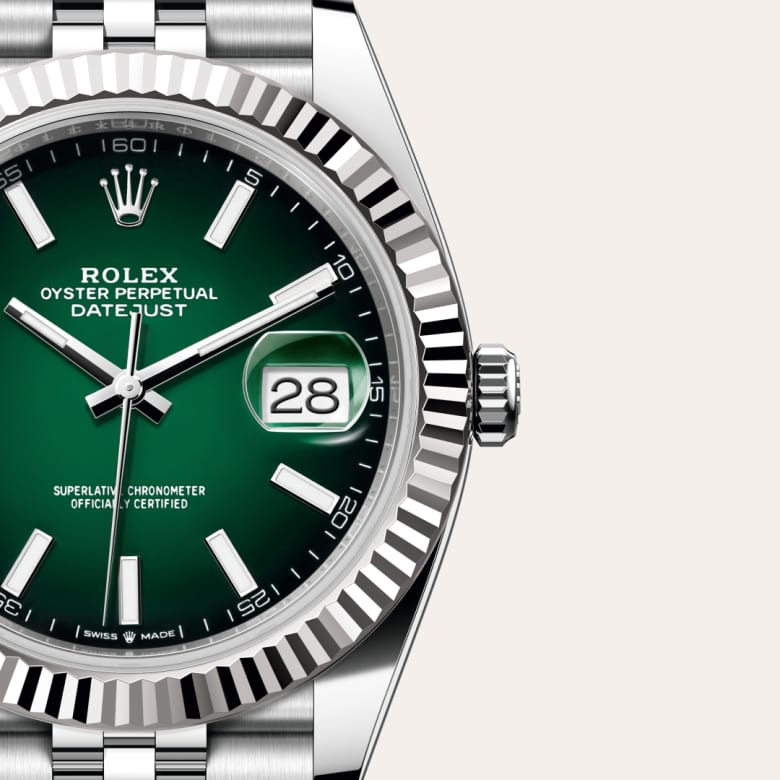 ด้านหน้า Rolex Datejust ในวัสดุ White Rolesor, m126334-0034 กับเหรียญรับประกันสีเขียว - นำสว่าง
