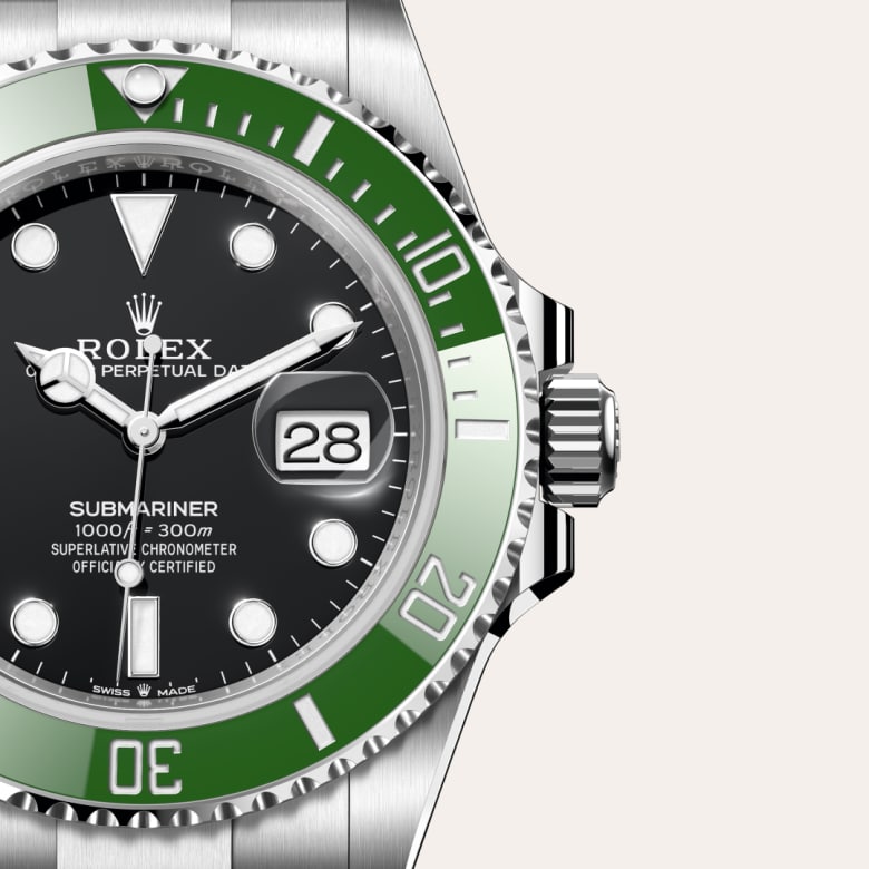 ด้านหน้า Rolex Submariner ในวัสดุ Oystersteel, m126610lv-0002 กับเหรียญรับประกันสีเขียว - นำสว่าง