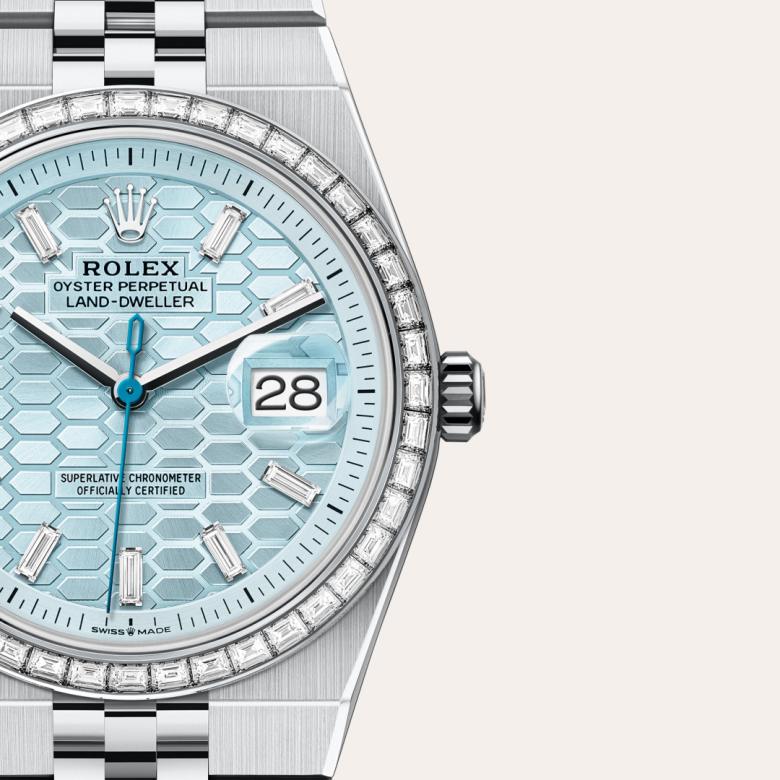 ด้านหน้า Rolex Land-Dweller ในวัสดุ แพลทินัม, m127286tbr-0001 กับเหรียญรับประกันสีเขียว - นำสว่าง