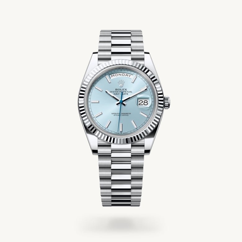 ด้านหน้า Rolex Day-Date ในวัสดุ แพลทินัม, m228236-0018 - นำสว่าง