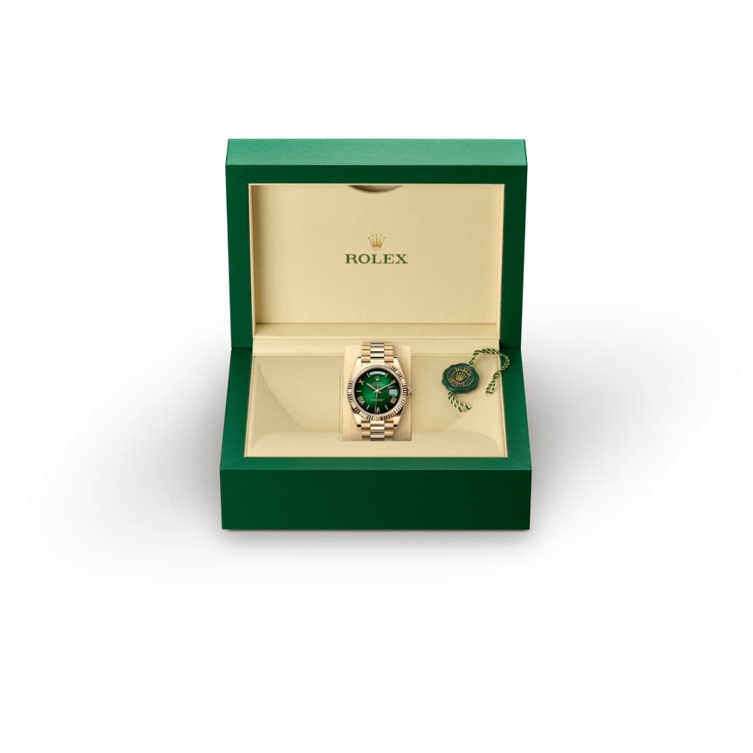rolex-Day-Date-in-Oyster, 40 มม., ทองคำ-Day-Date 40,-m228238-0069-นำสว่าง