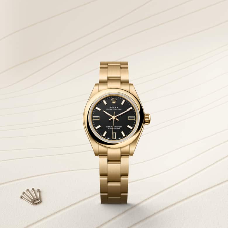 Front view of Rolex Oyster Perpetual in 18 ct yellow gold, m276208-0001 - Nam Sawang