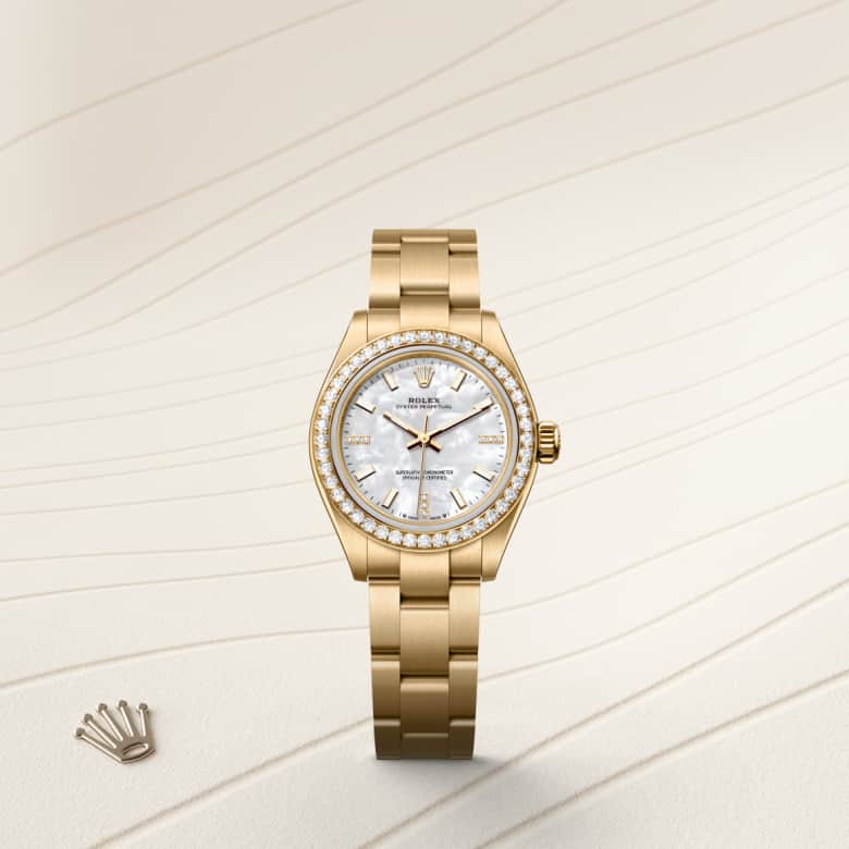 Front view of Rolex Oyster Perpetual in 18 ct yellow gold, m276248rbr-0002 - Nam Sawang