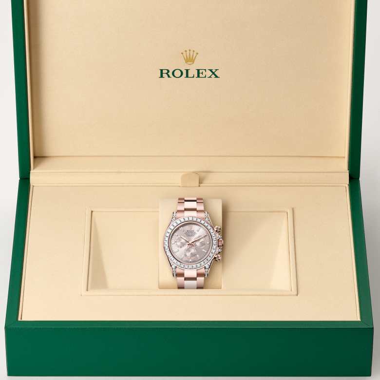 ด้านหน้า Rolex Cosmograph Daytona ในวัสดุ เอเวอร์โรสโกลด์, m126595tbr-0001 ในกล่อง - นำสว่าง