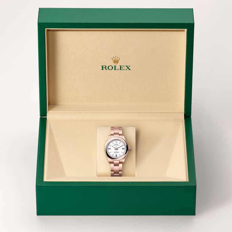 Front view of Rolex Oyster Perpetual in 18 ct Everose gold, m276205-0002 in the box - Nam Sawang