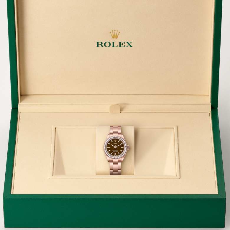 Front view of Rolex Oyster Perpetual in 18 ct Everose gold, m276245rbr-0002 in the box - Nam Sawang
