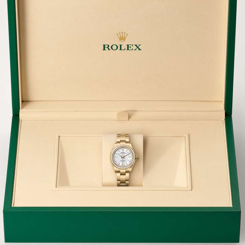 Front view of Rolex Oyster Perpetual in 18 ct yellow gold, m276248rbr-0002 in the box - Nam Sawang
