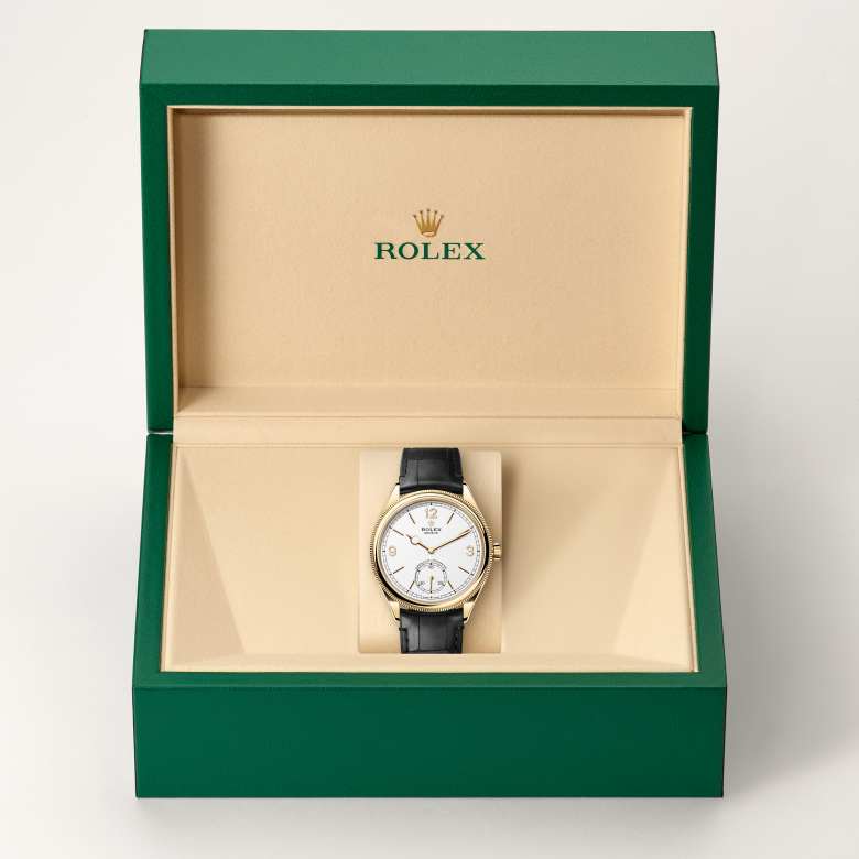 ด้านหน้า Rolex 1908 ในวัสดุ ทองคำ 18 กะรัต, m52508-0005 ในกล่อง - นำสว่าง