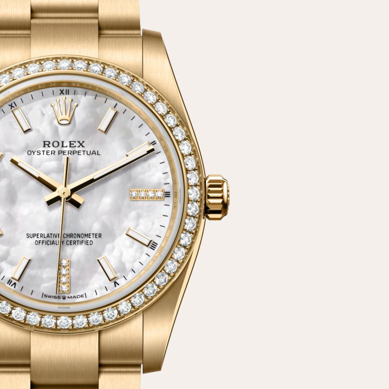 Front view of Rolex Oyster Perpetual in 18 ct yellow gold, m124248rbr-0001 with green seal - Nam Sawang