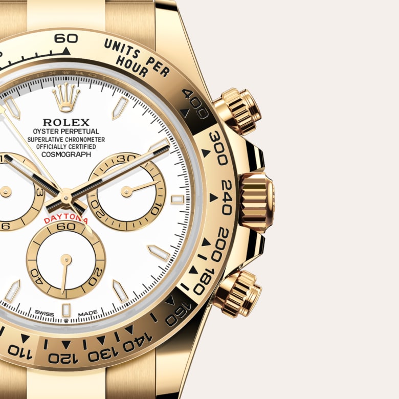 ด้านหน้า Rolex Cosmograph Daytona ในวัสดุ ทองคำ 18 กะรัต, m126508-0001 กับเหรียญรับประกันสีเขียว - นำสว่าง