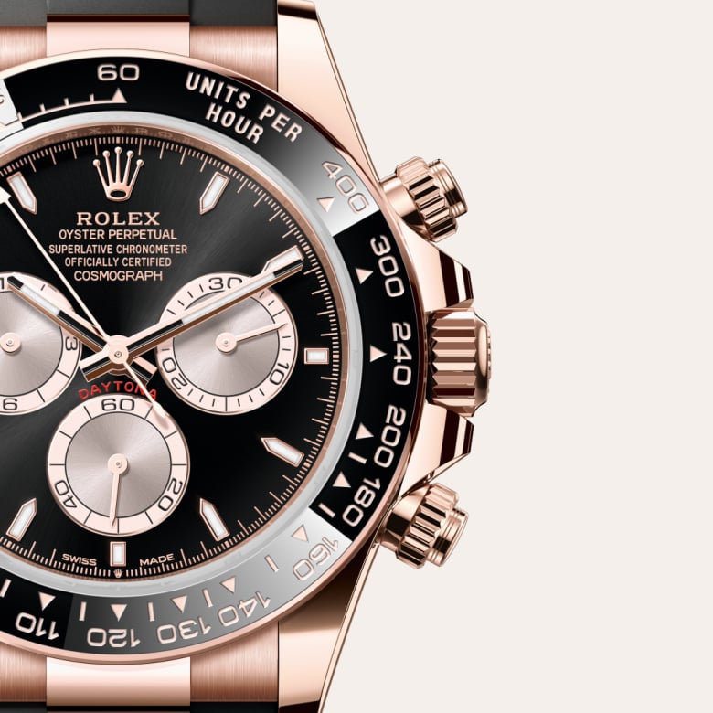 ด้านหน้า Rolex Cosmograph Daytona ในวัสดุ เอเวอร์โรสโกลด์, m126515ln-0002 กับเหรียญรับประกันสีเขียว - นำสว่าง