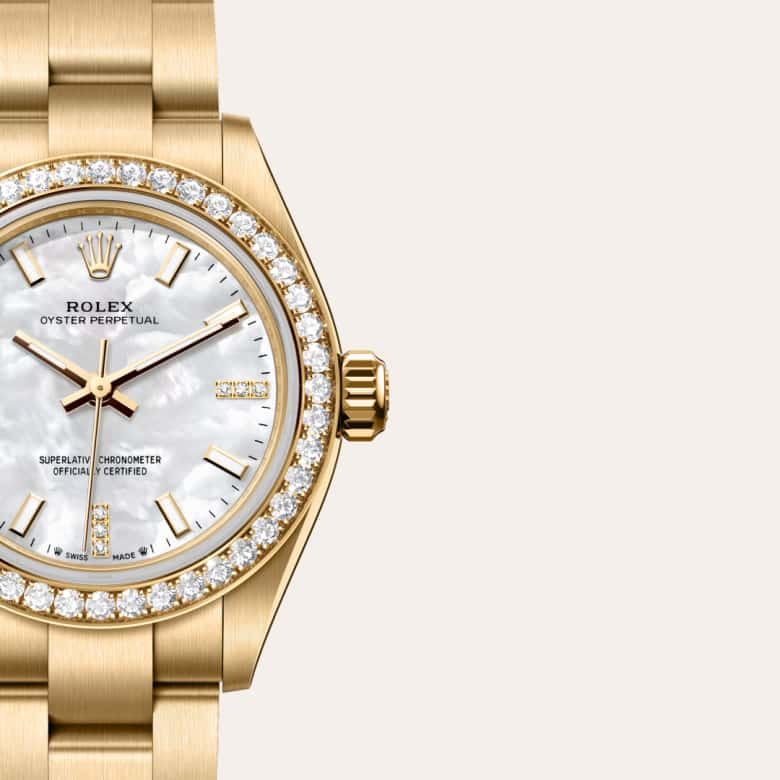 Front view of Rolex Oyster Perpetual in 18 ct yellow gold, m276248rbr-0002 with green seal - Nam Sawang