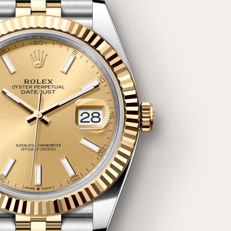 Up close of Rolex Datejust in Yellow Rolesor - combination of Oystersteel and yellow gold, m126333-0010 - Nam Sawang