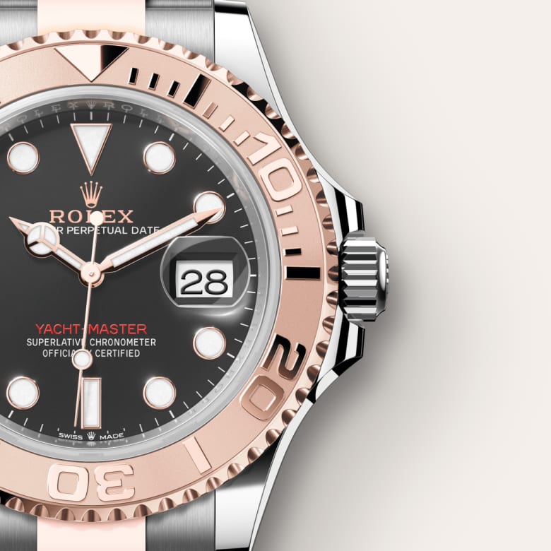 ด้านใกล้ Rolex Yacht-Master ในวัสดุ Everose Rolesor, m126621-0002 - นำสว่าง