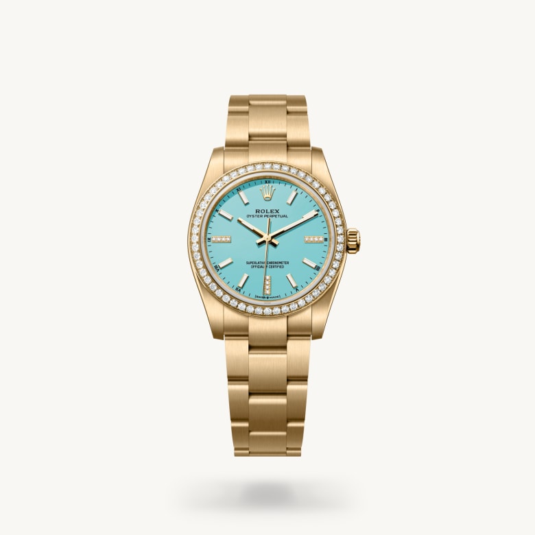 Front view of Rolex Oyster Perpetual in 18 ct yellow gold, m124248rbr-0002 - Nam Sawang