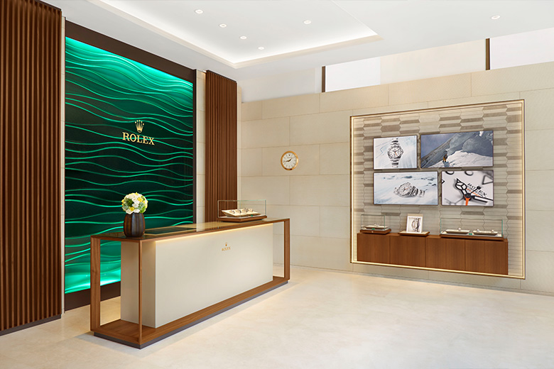 Upholding Service Rolex in Thailand - Nam Sawang