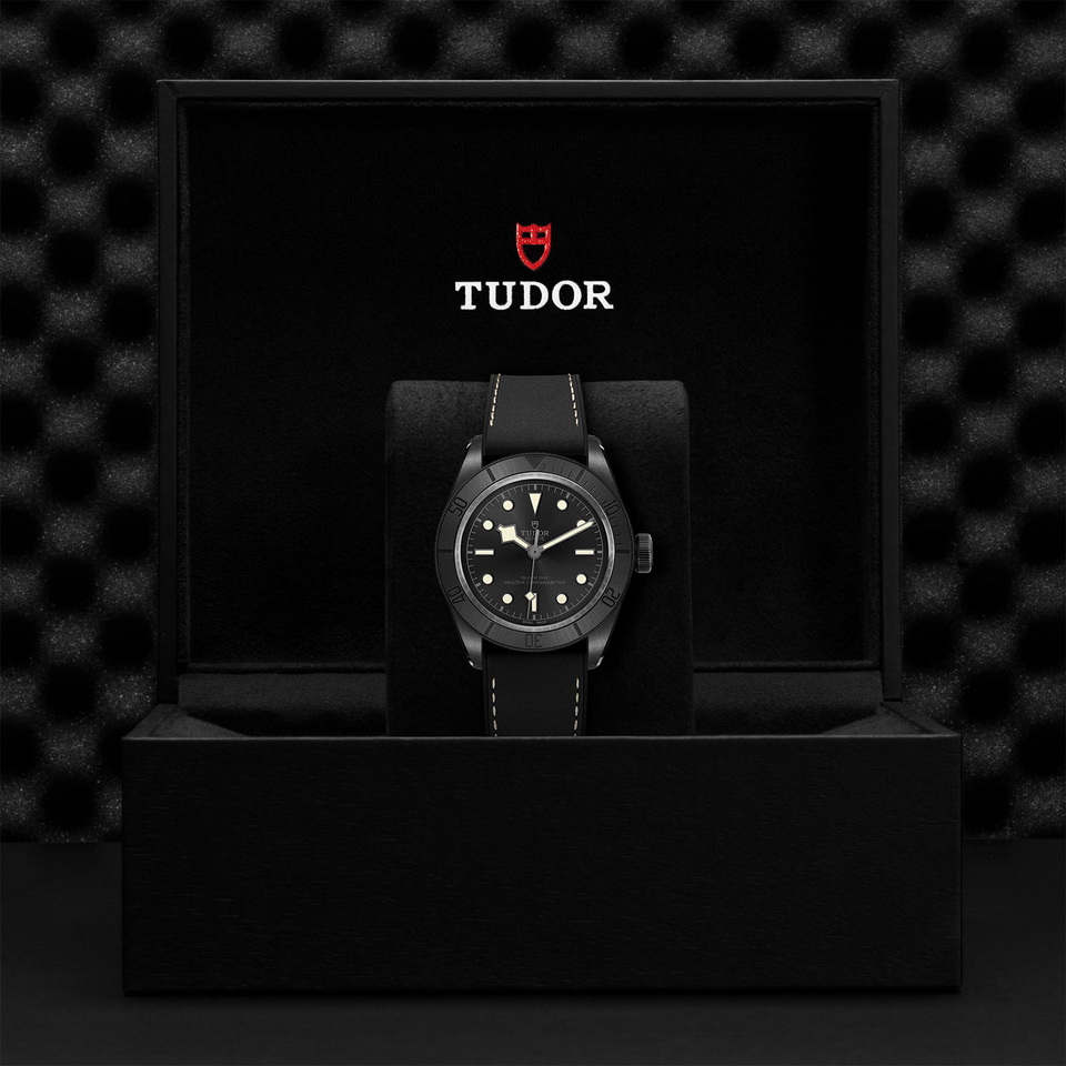 tudor Black Bay Ceramic M79210CNU-0001 ราคา ที่นำสว่าง thailand bangkok