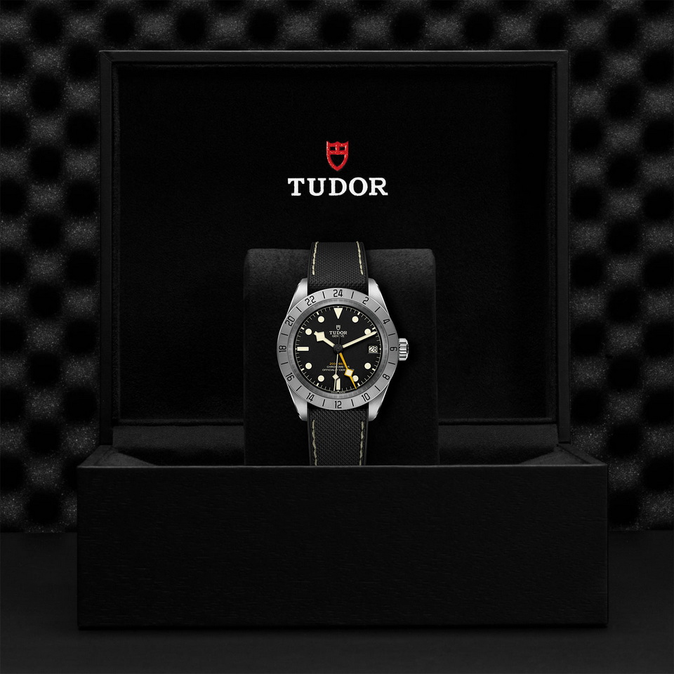 tudor Black Bay Pro M79470-0003 ราคา ที่นำสว่าง thailand bangkok