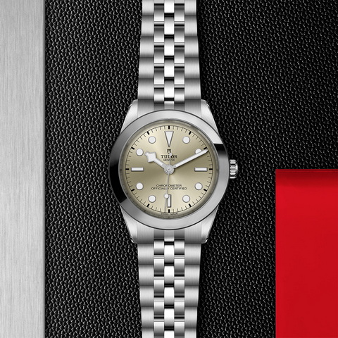 tudor Black Bay One 39 M79660-0003 controller
