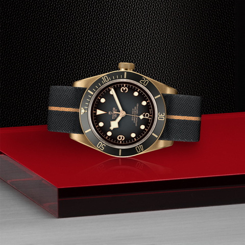 tudor Black Bay Bronze M79250BA-0002 controller