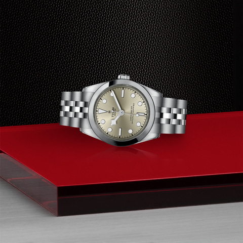 tudor Black Bay One 31 M79600-0003 controller