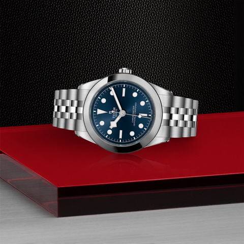 tudor Black Bay One 39 M79660-0002 controller