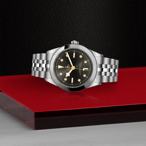 tudor Black Bay One 39 M79660-0004 controller