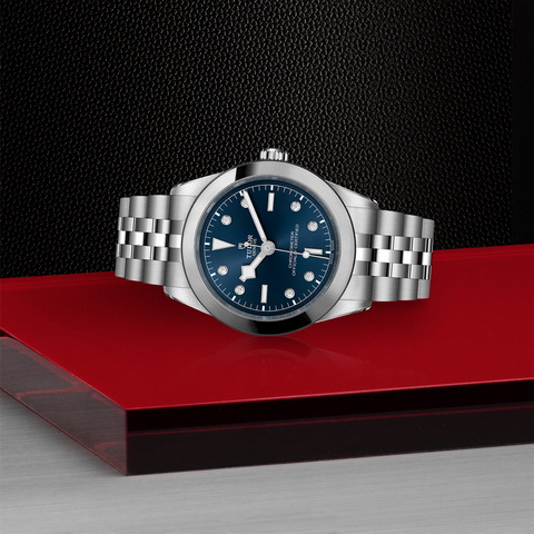 tudor Black Bay One 39 M79660-0005 controller